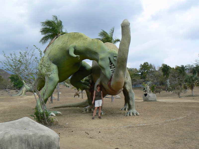 Illustration for article titled In the 1980s, Jurassic Park was built by prisoners in Cuba